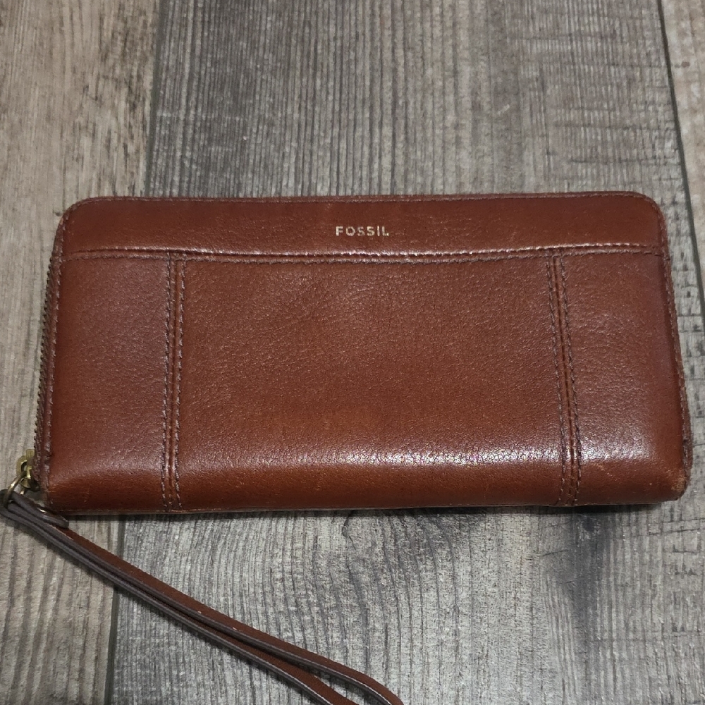 FOSSIL Jori Brown Leather  Flap Zip-Around Wallet  Wristlet